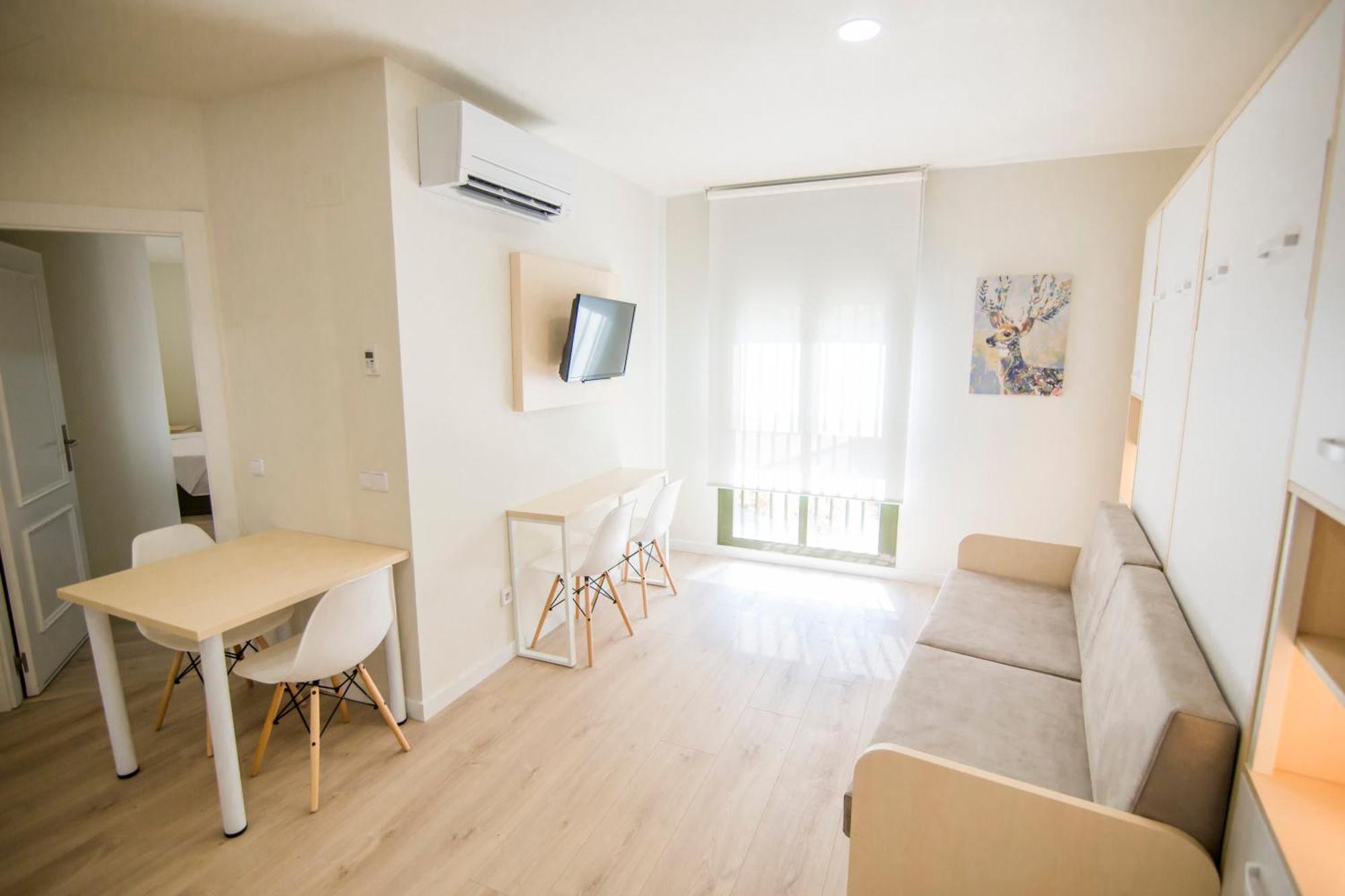 Apartamentos Plaza De Santiago - Estudios Turisticos - 1 Llave 핀토 외부 사진