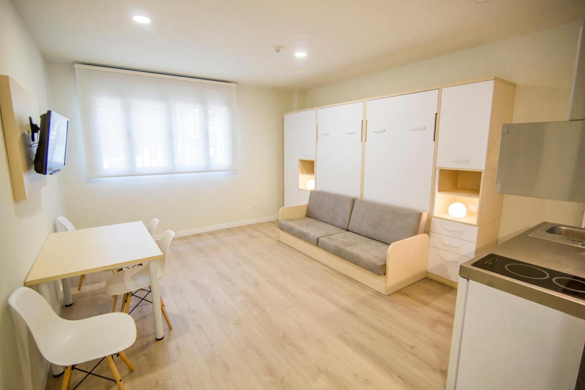 Apartamentos Plaza De Santiago - Estudios Turisticos - 1 Llave 핀토 외부 사진