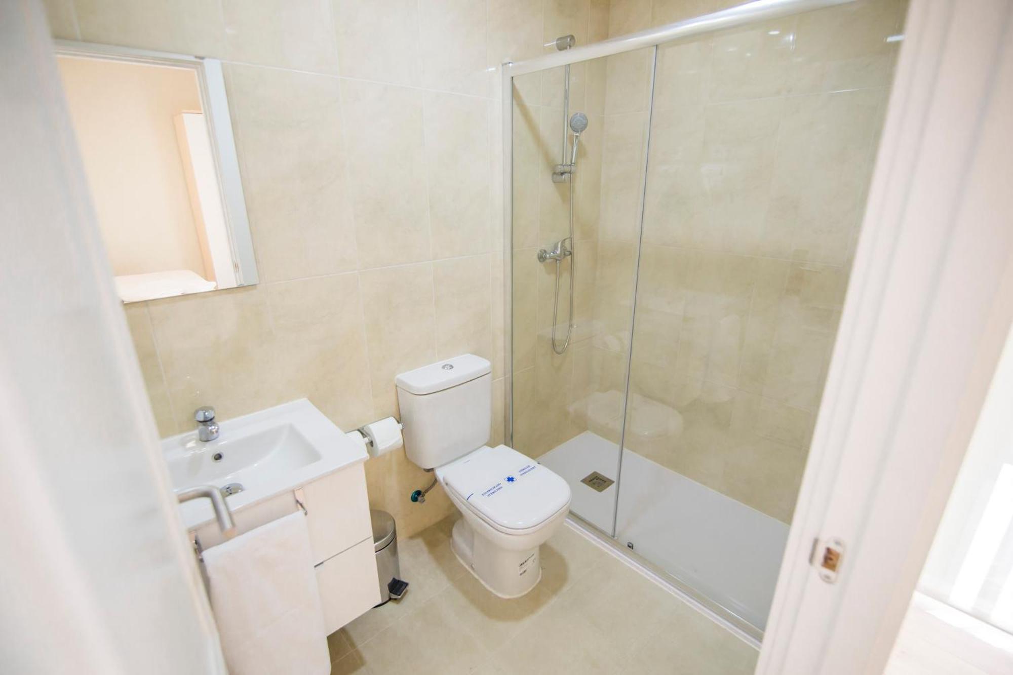 Apartamentos Plaza De Santiago - Estudios Turisticos - 1 Llave 핀토 외부 사진