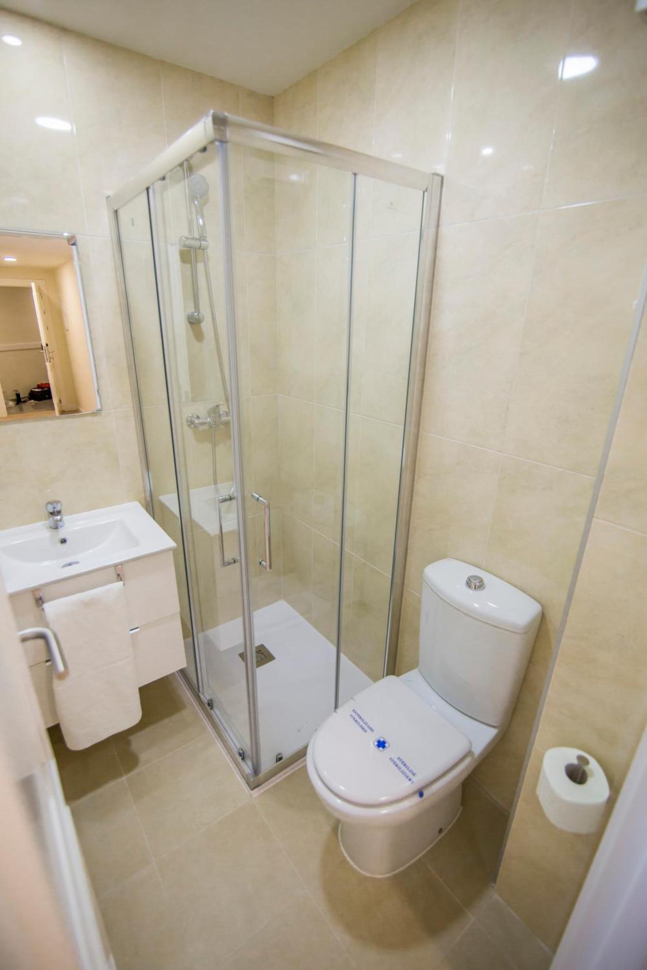 Apartamentos Plaza De Santiago - Estudios Turisticos - 1 Llave 핀토 외부 사진