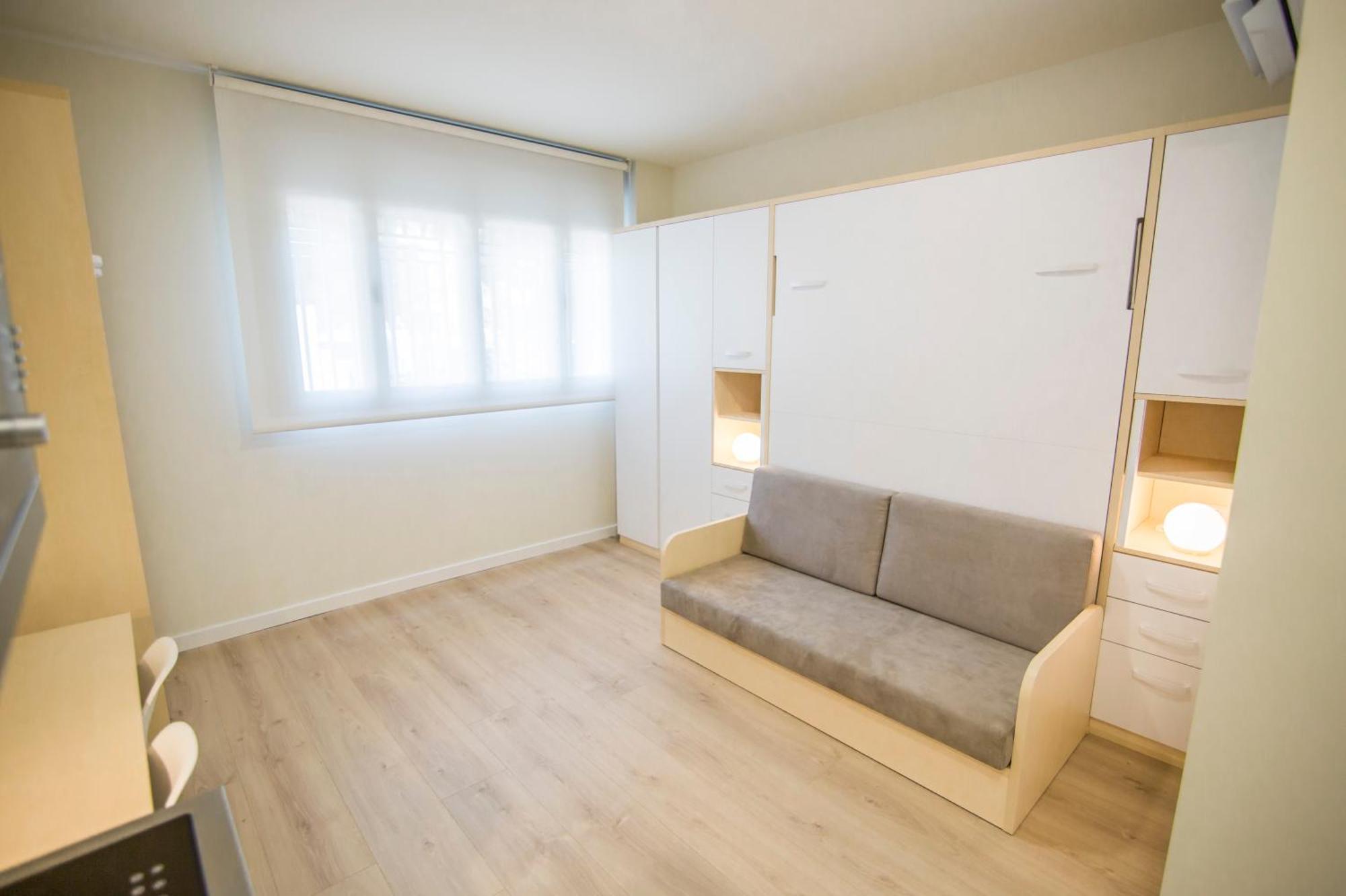 Apartamentos Plaza De Santiago - Estudios Turisticos - 1 Llave 핀토 외부 사진