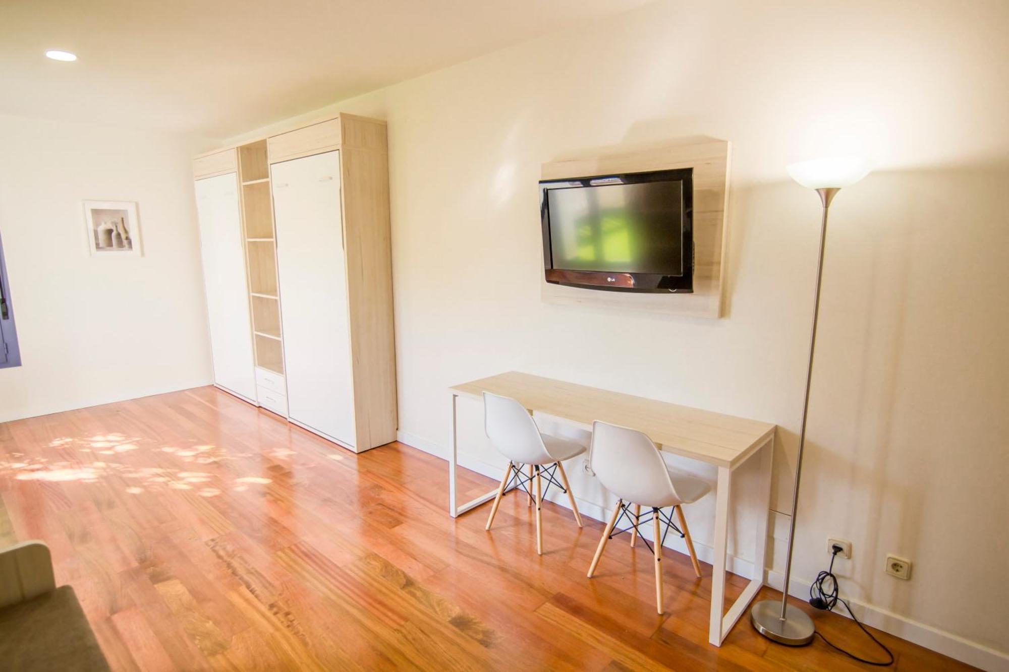 Apartamentos Plaza De Santiago - Estudios Turisticos - 1 Llave 핀토 외부 사진
