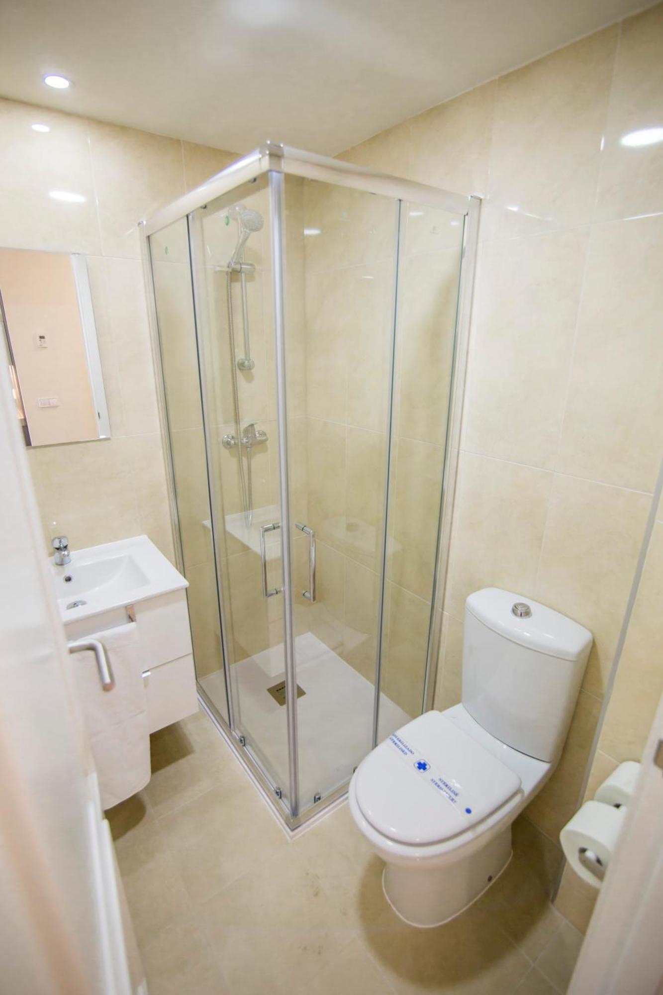 Apartamentos Plaza De Santiago - Estudios Turisticos - 1 Llave 핀토 외부 사진