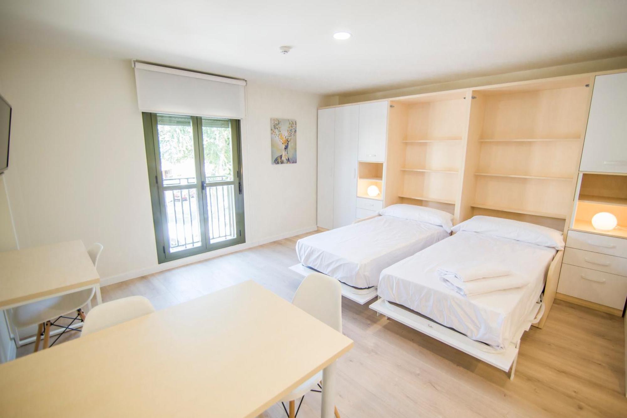 Apartamentos Plaza De Santiago - Estudios Turisticos - 1 Llave 핀토 외부 사진